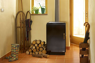 Štedilnik na trda goriva Moravia 9105 - rjav, na hodniku